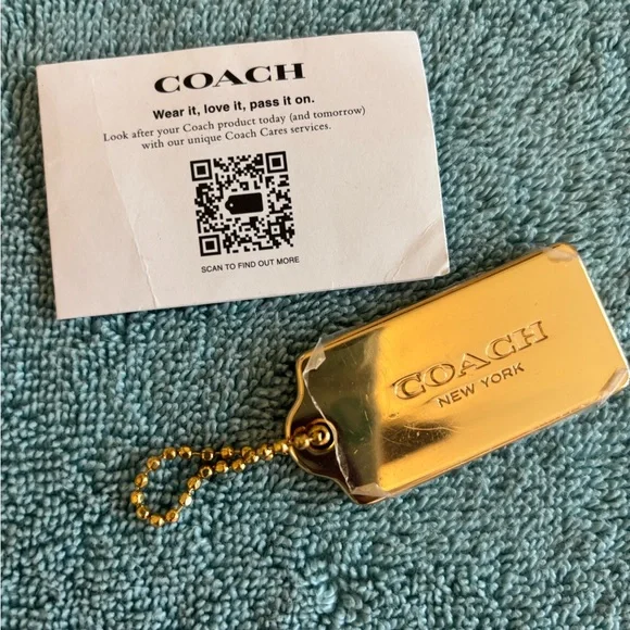 Coach Andy Tote in Chalk white pebbled leather, with tan handles - Picture 10 of 14